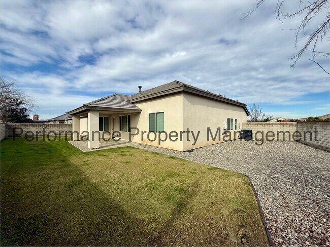 Building Photo - Stunning 4 Bed/3 Bath Belcourt Seven Oaks Home w/ $0 Deposit Option & More