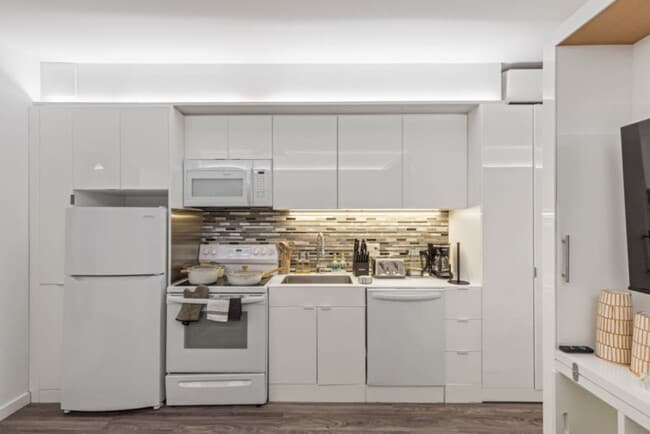 Building Photo - 12607 Larchmere Blvd