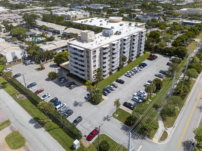 Building Photo - 1831 NE 38th St