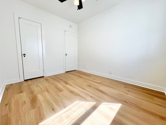Building Photo - Charming Belmont Shore Bungalow close to 2...