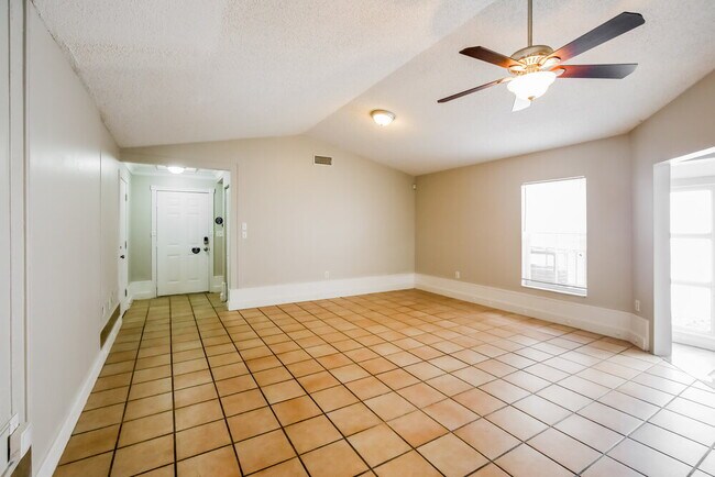 Building Photo - 4430 SW 72nd Way