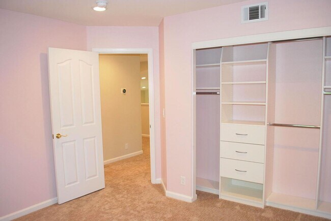 Building Photo - Wonderful Detached Home in Sought After San Ramon Neighborhood ! Trevari at Gale Ranch !