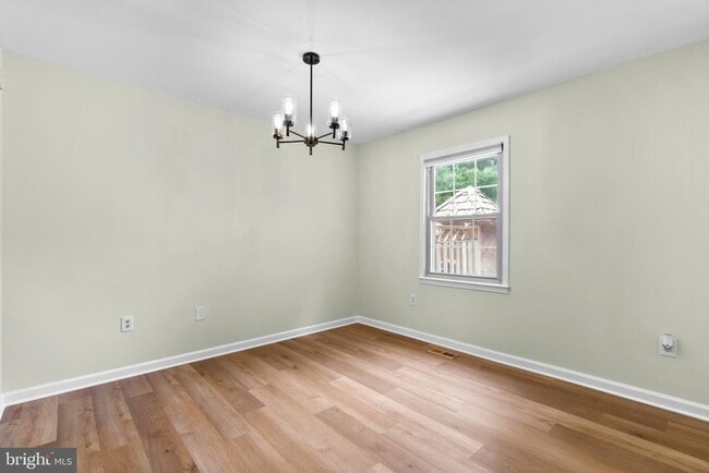Building Photo - 16 Cornerwood Ct
