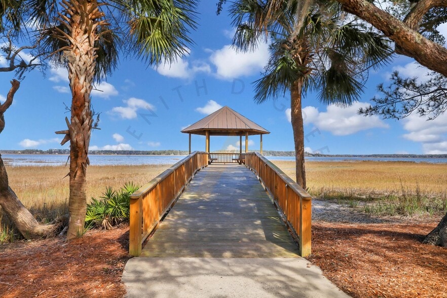 Building Photo - 245 Club Gate