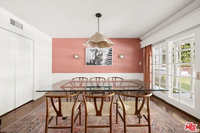 Building Photo - 1456 Roscomare Rd