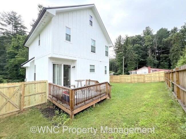 Building Photo - 133 Edgewood Rd S