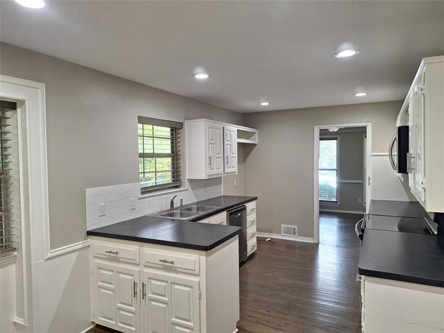 Building Photo - 9518 Timberleaf Dr