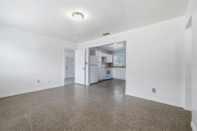 Building Photo - 6802 Larmon St
