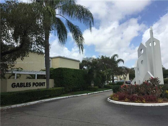 Building Photo - 6825 SW 45th Ln