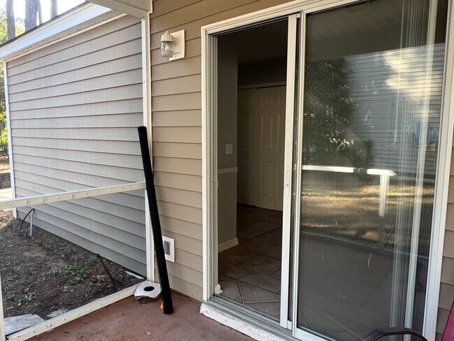 Building Photo - 281 Old Bridge Dr