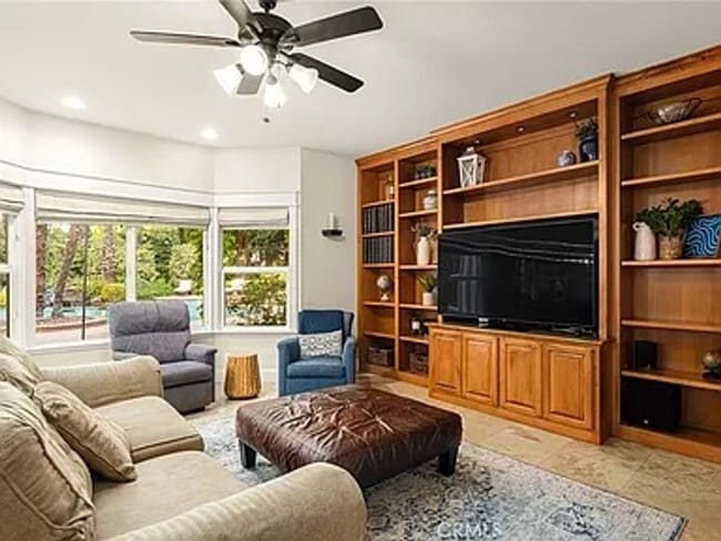 Building Photo - Custom built home with an AMAZING resort l...