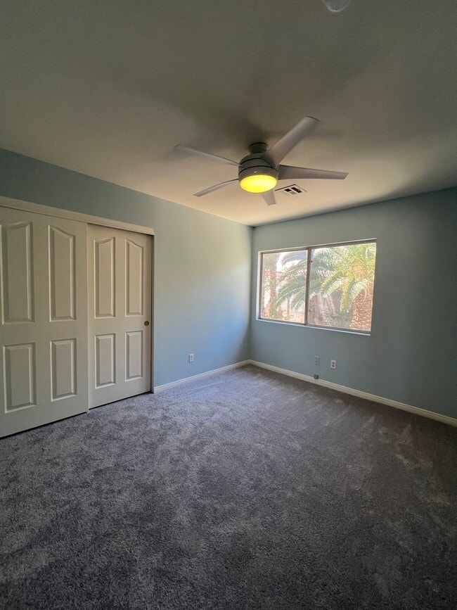 Building Photo - Beautiful Henderson Home!
