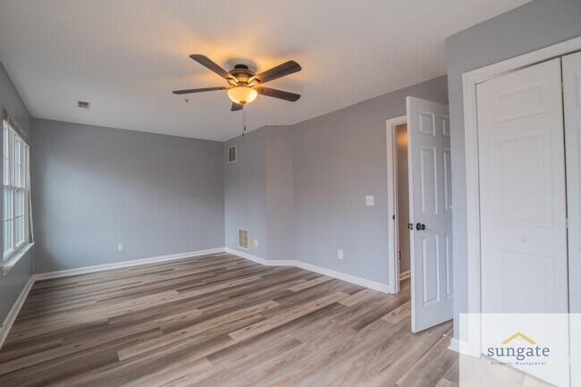 Building Photo - 113 Brightwater Dr