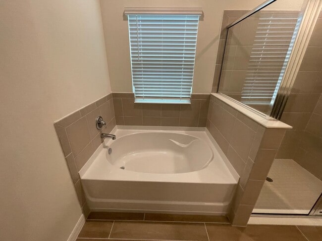 Building Photo - 4/2.5 in Arbor Greens - Sublease