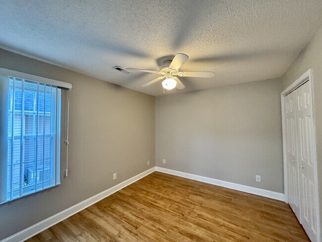 Building Photo - 159 Daleyuhski Way