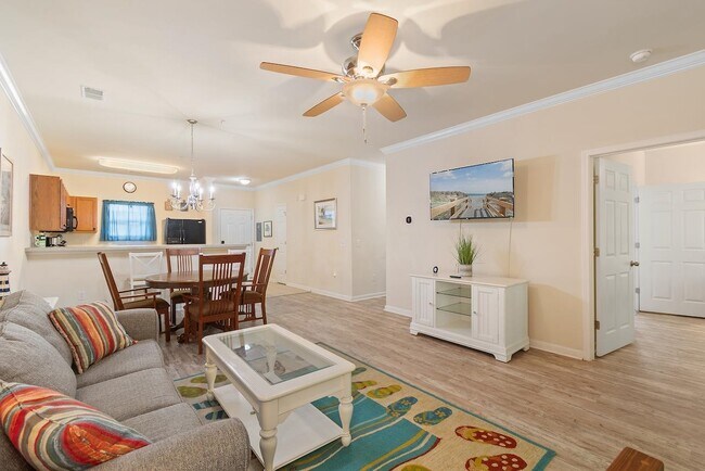Building Photo - 6253 Catalina Dr