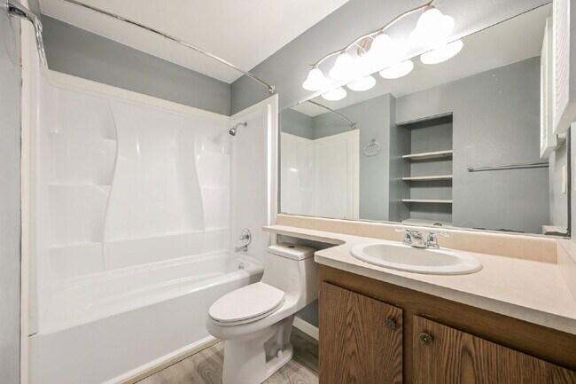 Building Photo - 940 S Walden Way