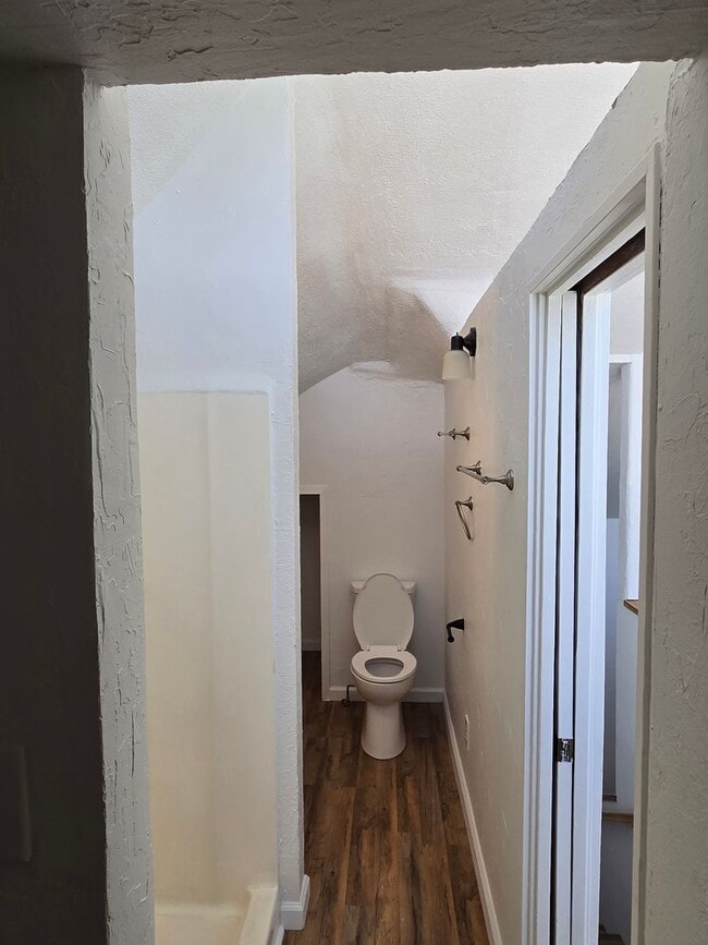 Building Photo - Recently updated 4 bedroom 4 bathroom house in the UNM  North Campus area!