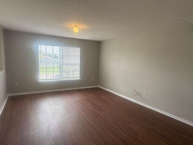 Building Photo - LARGE Single family home in Poinciana