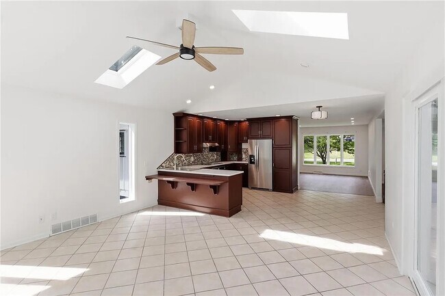 Building Photo - 40 Oak Hill Terrace
