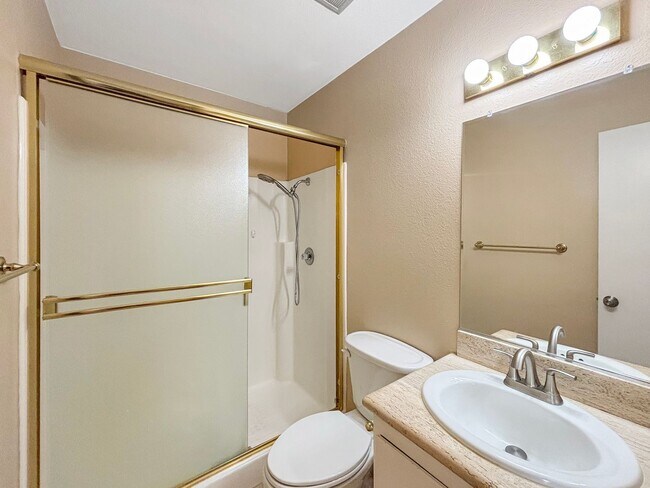 Building Photo - Beautiful 3BD/2.5BA Condo in Tierrasanta w...