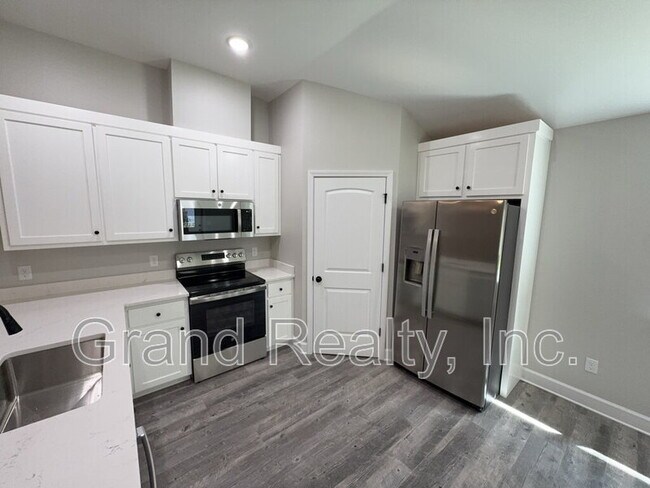 Building Photo - 4880 E Spencer Field Rd