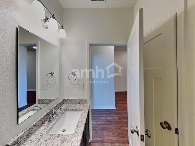 Building Photo - 5116 Piazza Loop