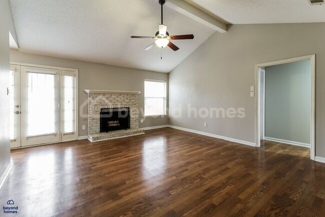 Building Photo - Beautiful 3-Bed 2 Bath Home with Massive Fenced Yard & Private Deck!
