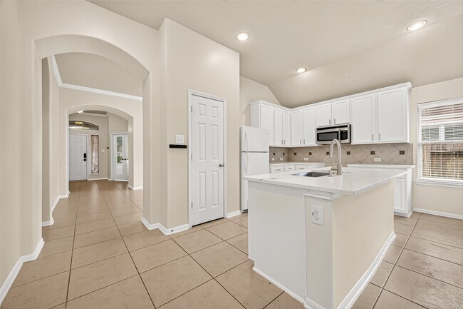 Building Photo - 6847 Tammany Manor Ln