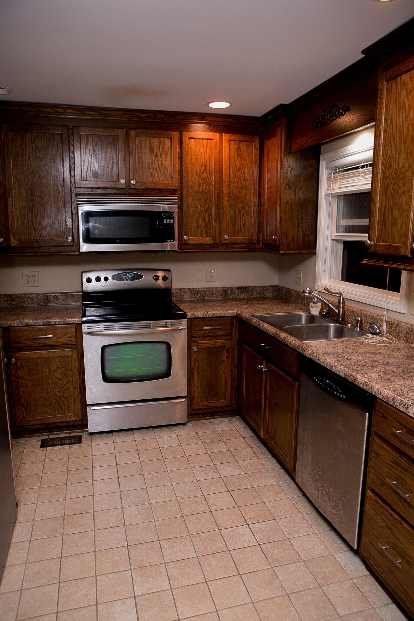 Building Photo - 2804 Thurman Cir SW