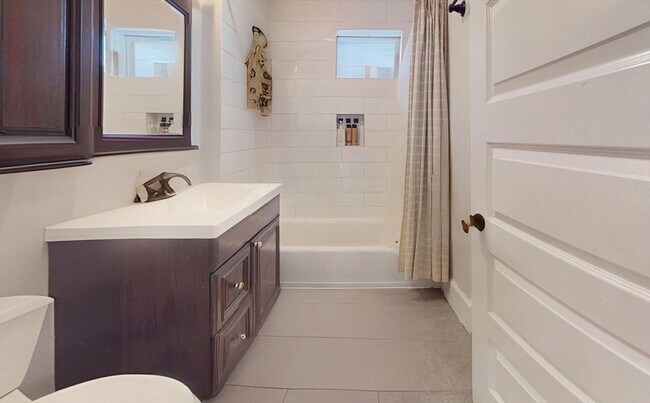 Building Photo - 34 Saranac St