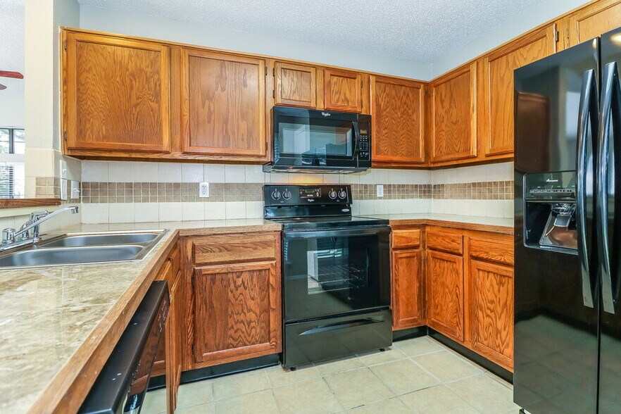 Building Photo - 6519 Impala Dr