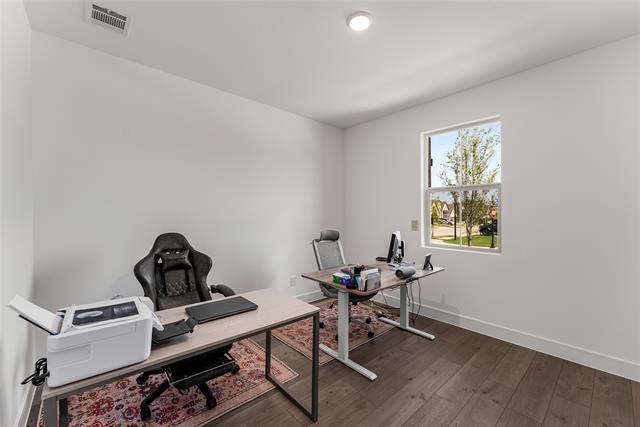 Building Photo - 1045 Bleriot Dr