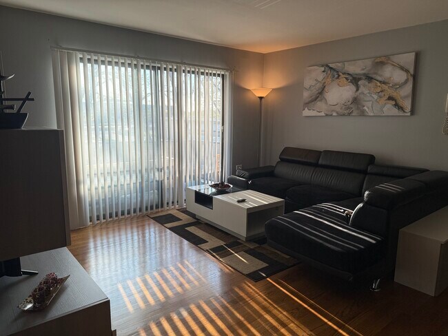 Building Photo - 1710 Dempster St