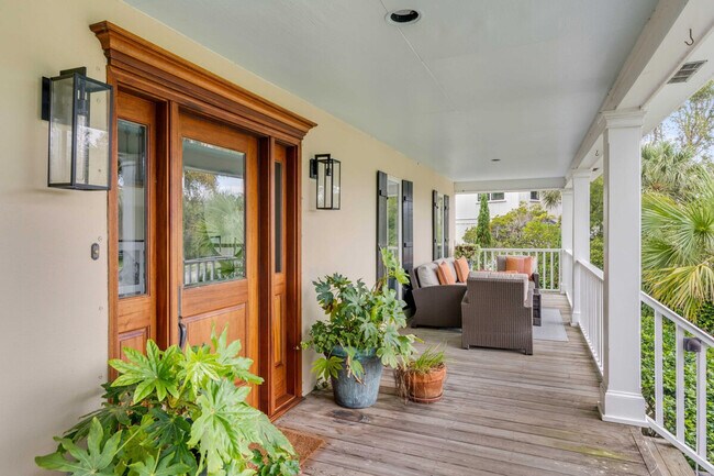 Building Photo - 209 Station 17 St