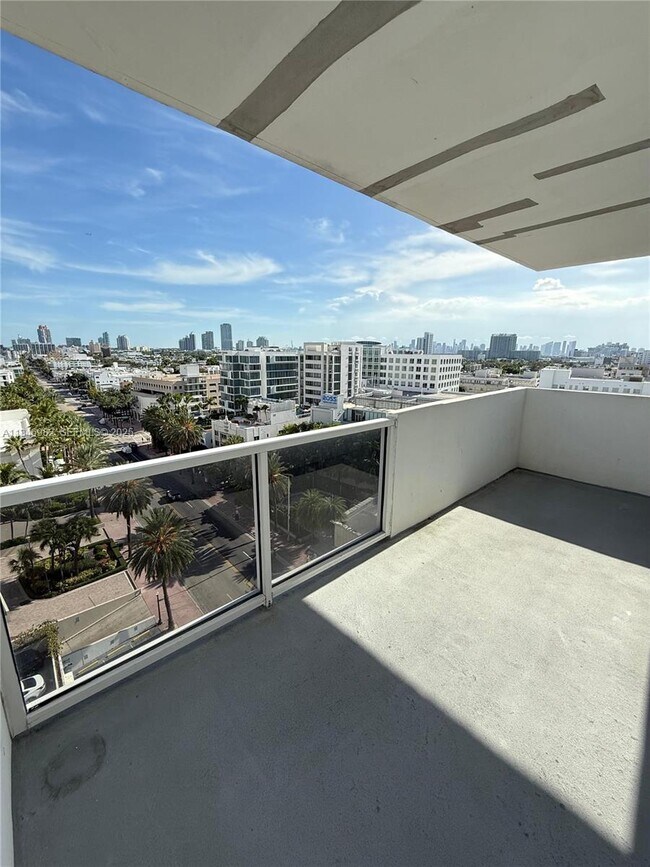 Building Photo - 100 Lincoln Rd