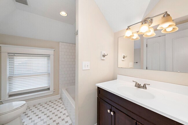 Building Photo - 34th Street Duplex