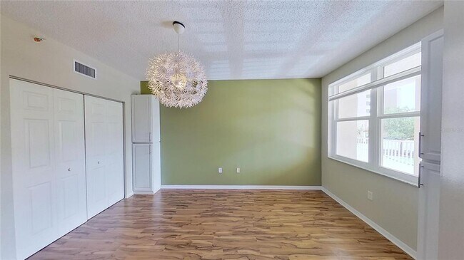 Building Photo - 6495 Shoreline Dr