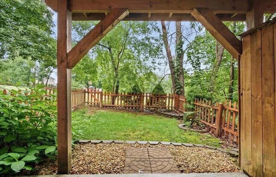 Building Photo - 781 Merlins Way