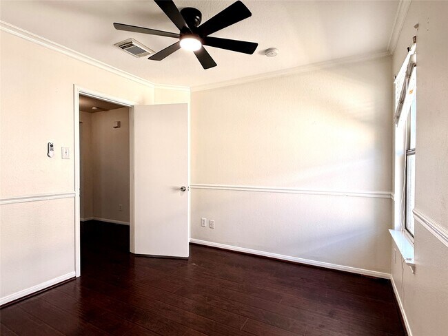 Building Photo - 16127 Cole Bridge Ln