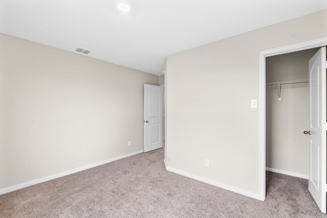 Building Photo - 719 Wonderland Trail