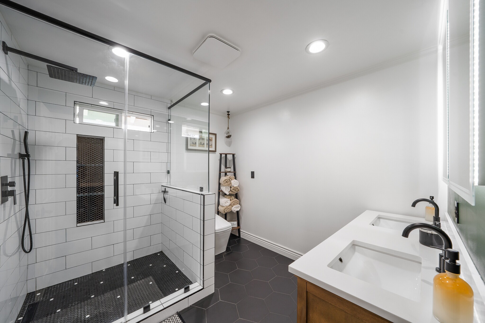 Building Photo - 1042 Madison Ave