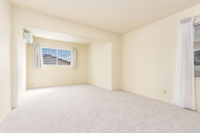 Building Photo - Mariner's Ridge SPACIOUS 4 bedroom, 3.5 ba...