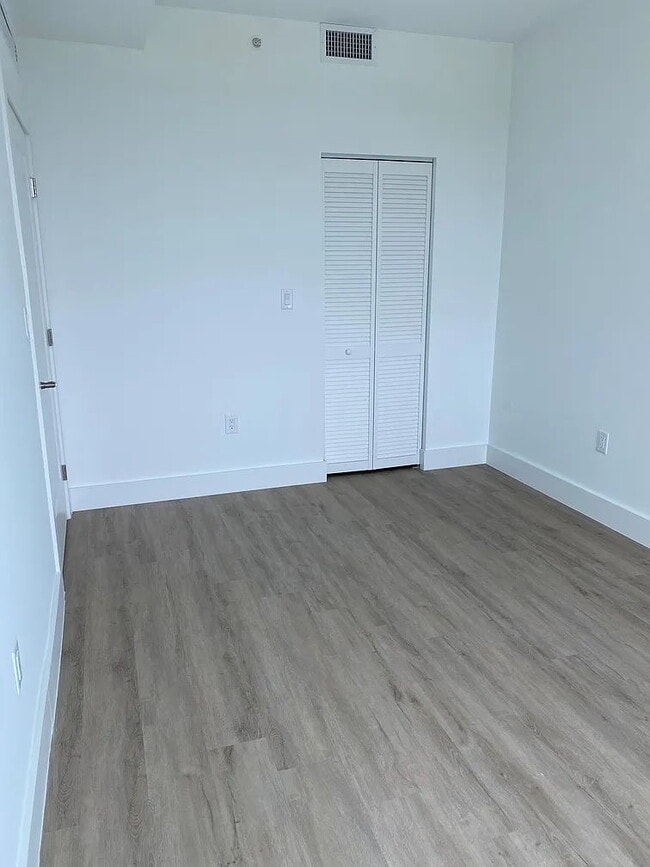 Building Photo - "Charming 1-Bedroom Retreat in the Heart of Davie, FL – Perfect for Cozy Living!"