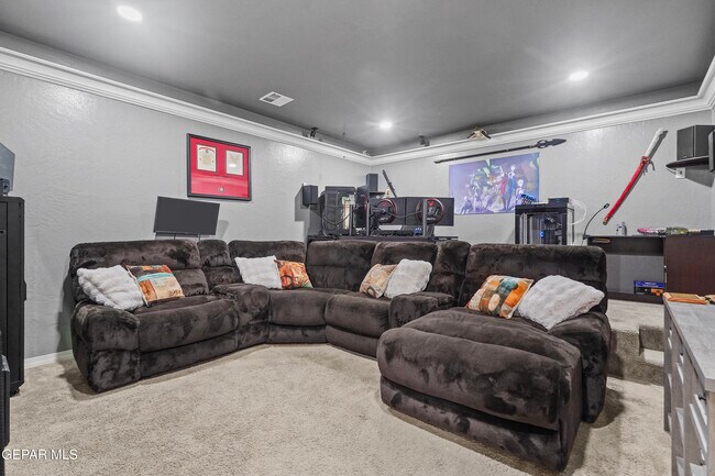 Building Photo - 212 S Manzanita Dr