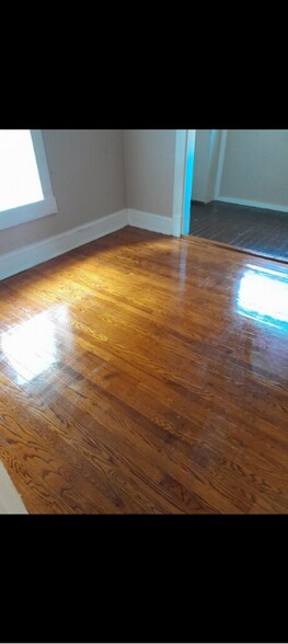 Building Photo - 920 Chicopee St