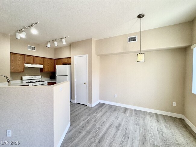 Building Photo - 9303 Gilcrease Ave