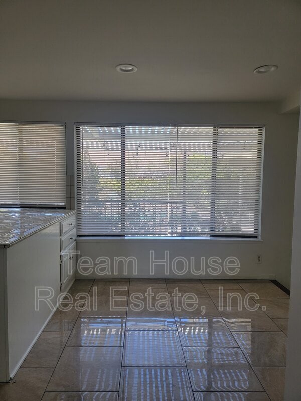 Building Photo - 23423 Vía Boscana