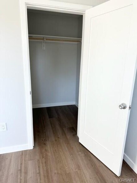 Building Photo - 19421 Ventura Blvd