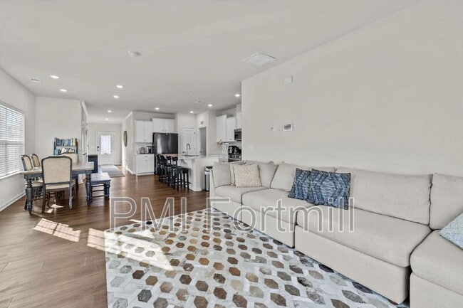 Building Photo - 18045 Stark Wy